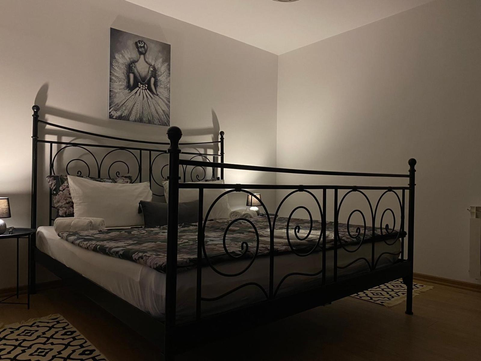 Route 68 Apartment Sarajevo Ngoại thất bức ảnh