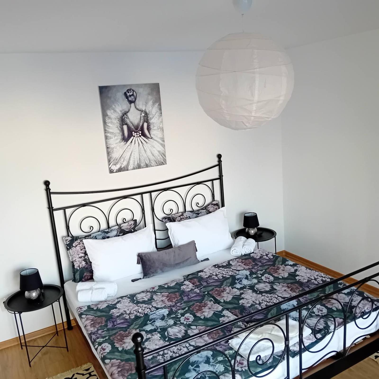 Route 68 Apartment Sarajevo Ngoại thất bức ảnh